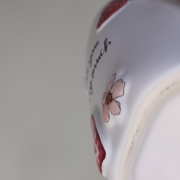 ❌SOLD❌Rae Dunn LOVE YOU BEERY MUCH Valentine's Day Mug, Strawberry Detail 🍓 - Picture 4 of 6